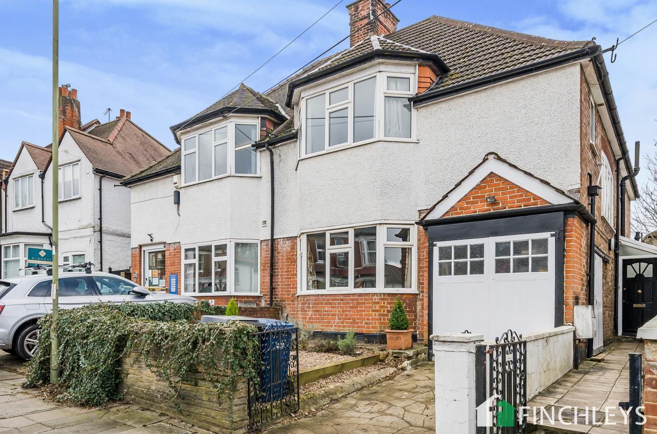 3 bed semidetached house for sale in Lichfield Grove, Finchley Central