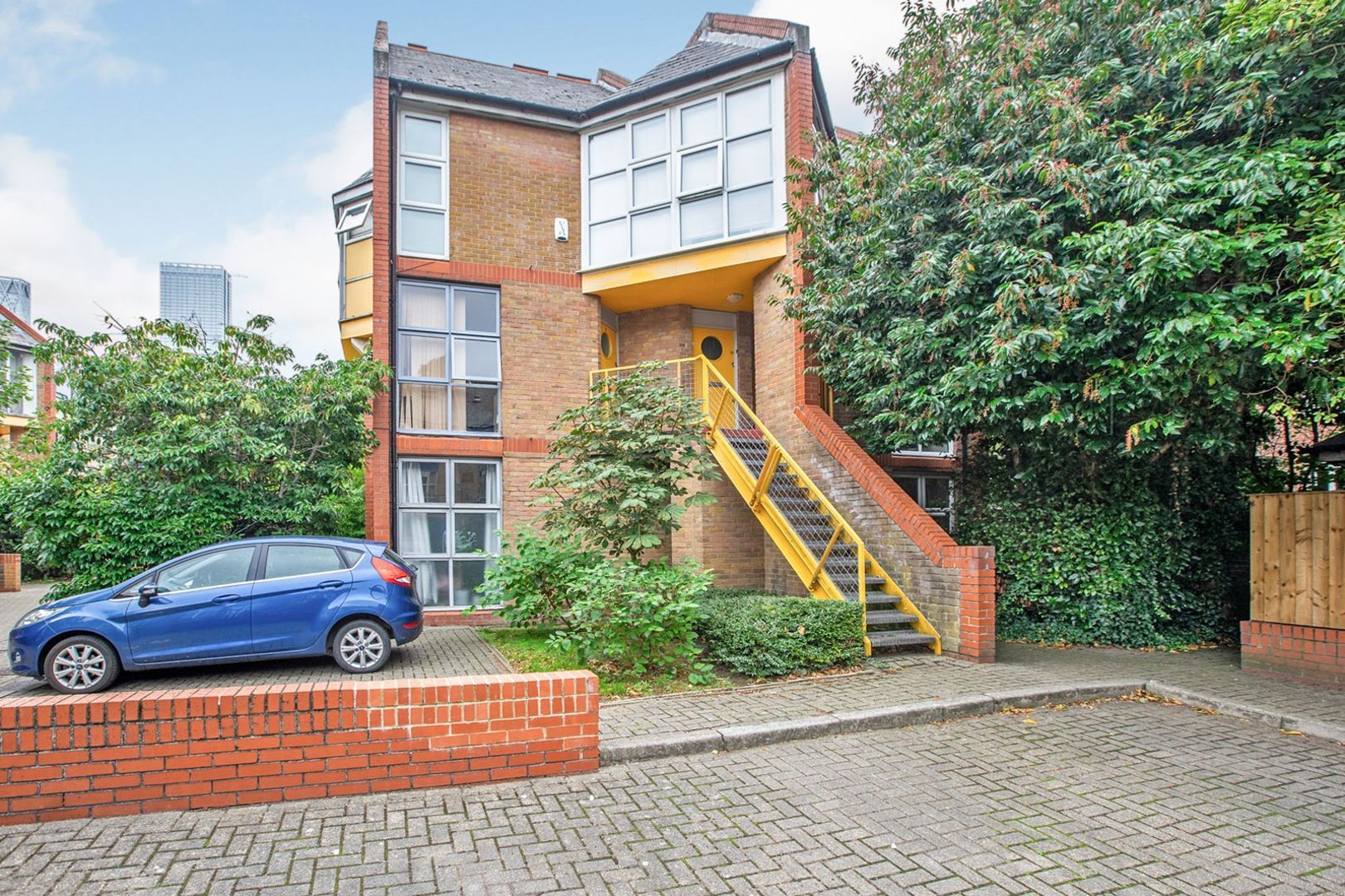 Holyoake Court, London SE16  