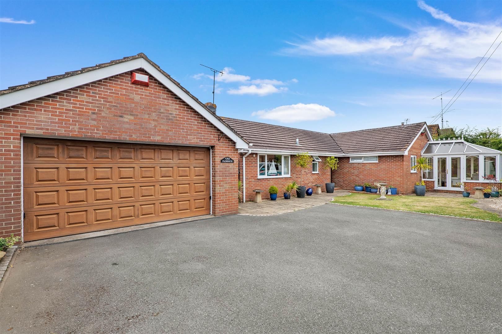 3 bed detached bungalow for sale in O'keys Lane, Fernhill Heath