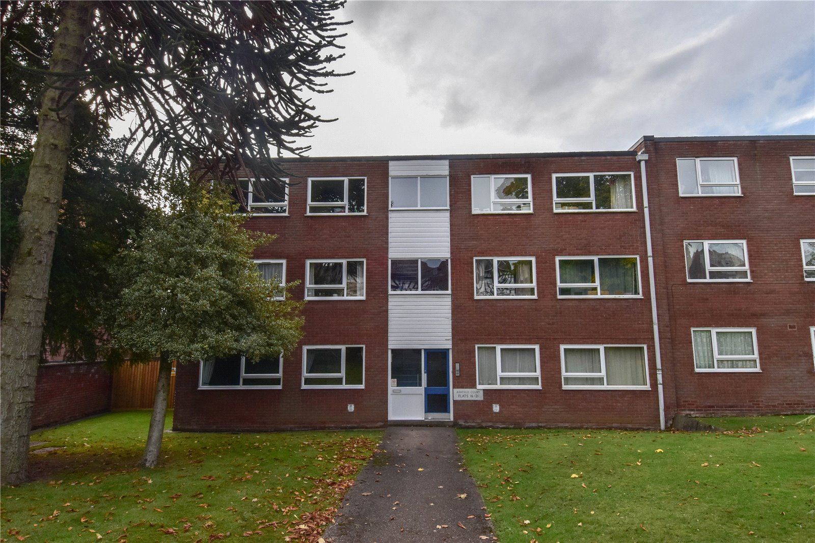 2 bed flat to rent in Middleton Hall Road, Birmingham, West Midlands