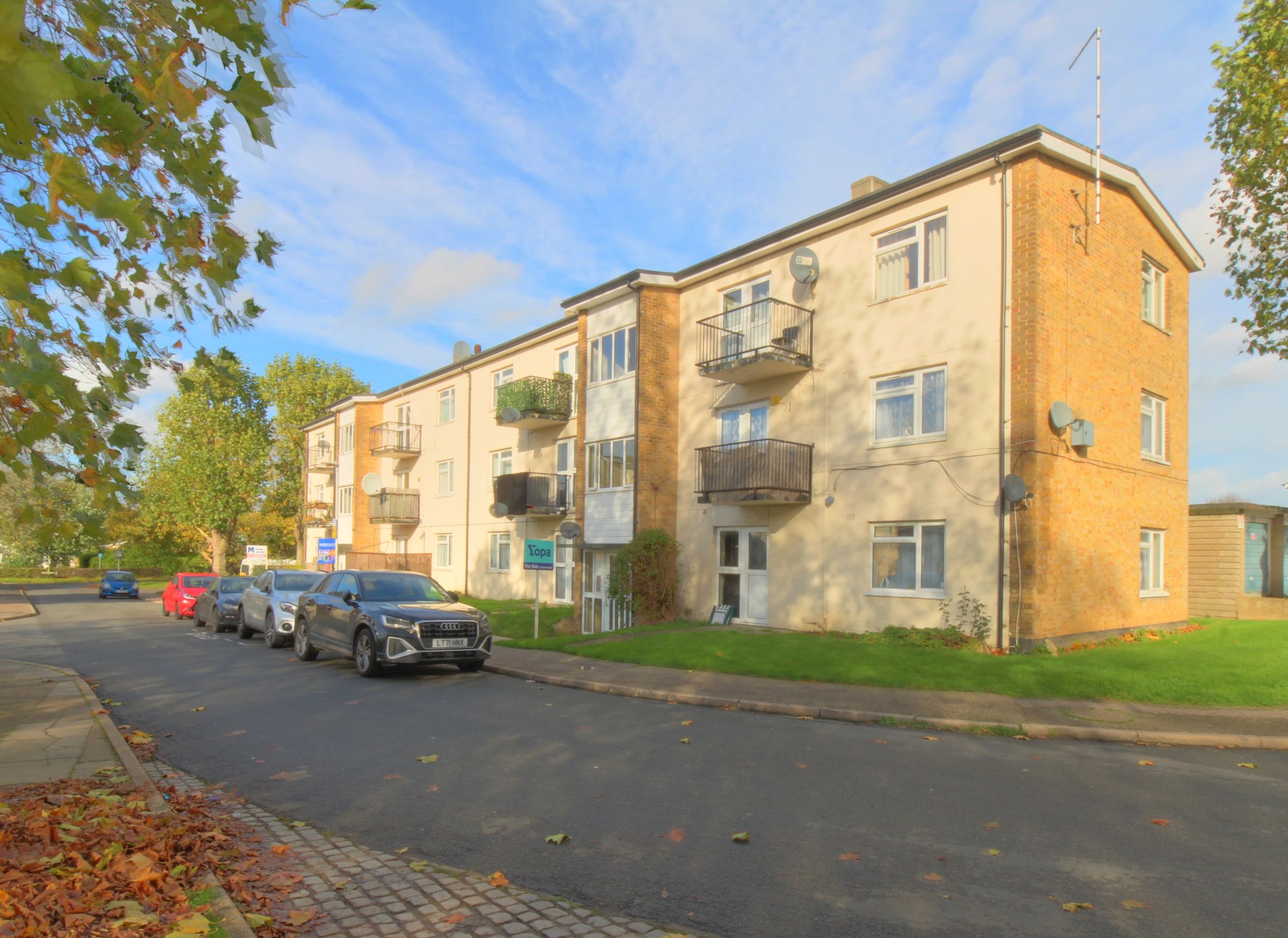 2 bed flat for sale in Briars Wood, Hatfield AL10 Zoopla