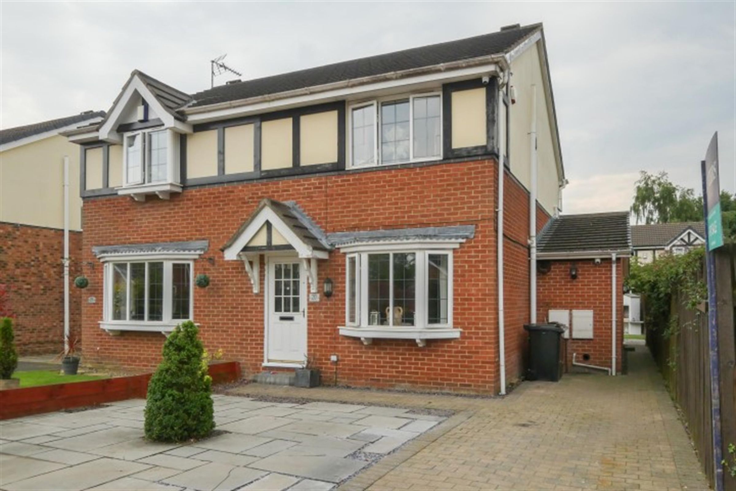 3 bed semidetached house for sale in Ambleside Gardens, Pudsey LS28
