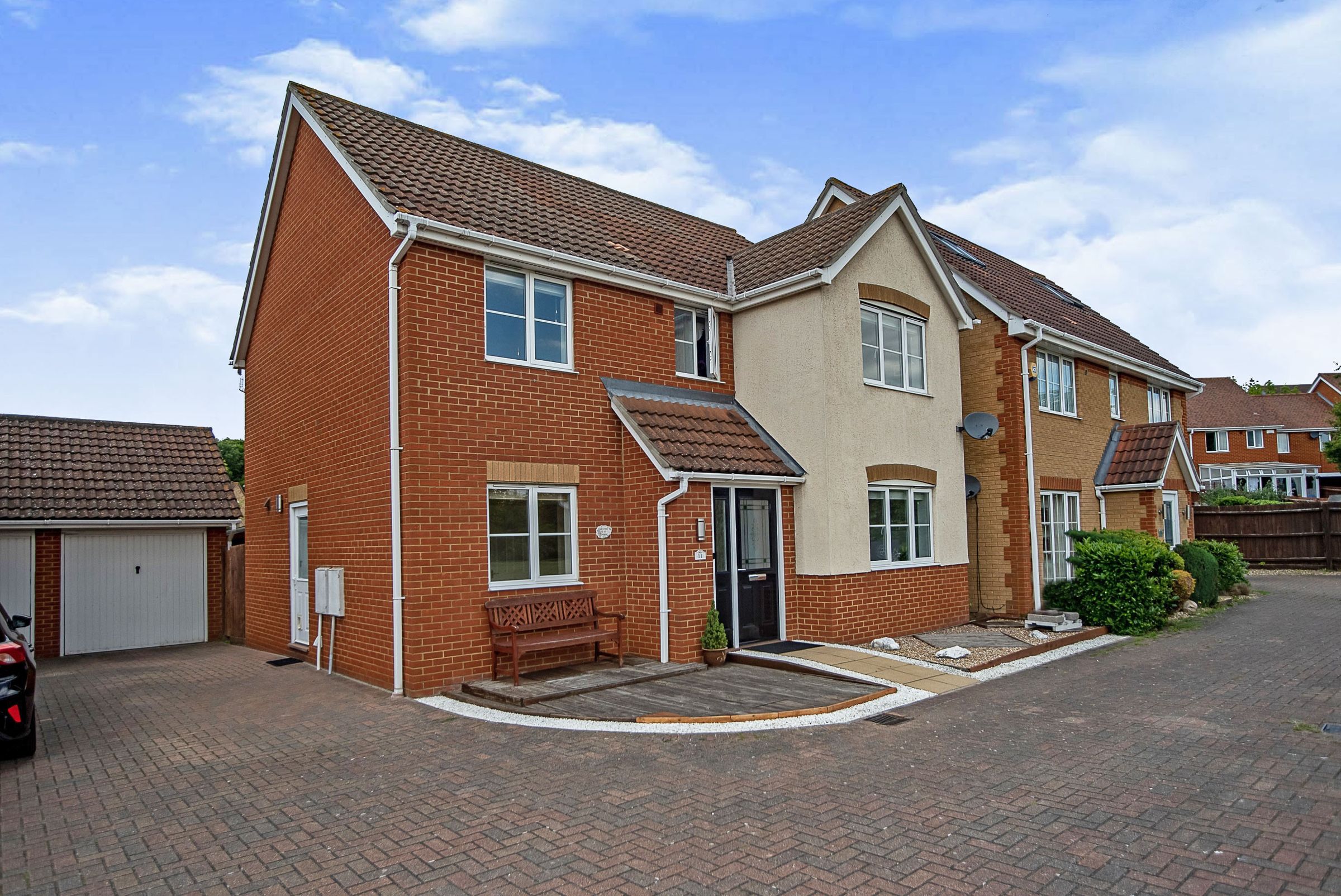 4 bed detached house for sale in Anne Heart Close, Chafford Hundred
