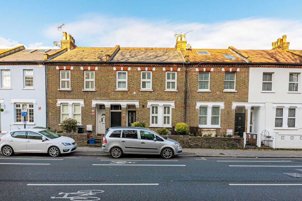 3 bed property for sale in London Road, Isleworth TW7 Zoopla