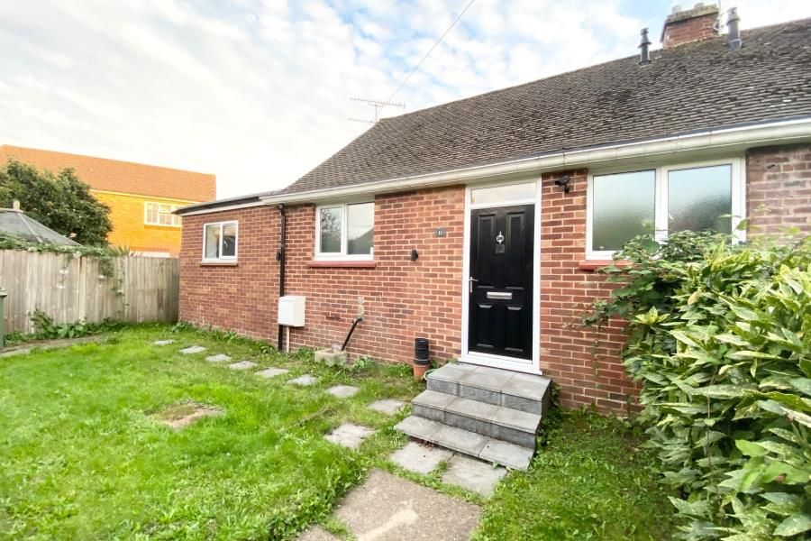 2 bed bungalow to rent in Newark Lane, Ripley, Woking GU23 Zoopla