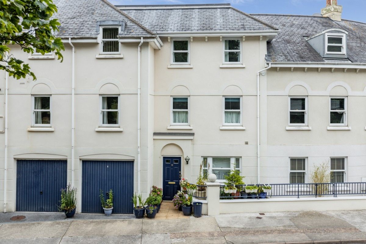 Lisburne Place, Torquay TQ1  