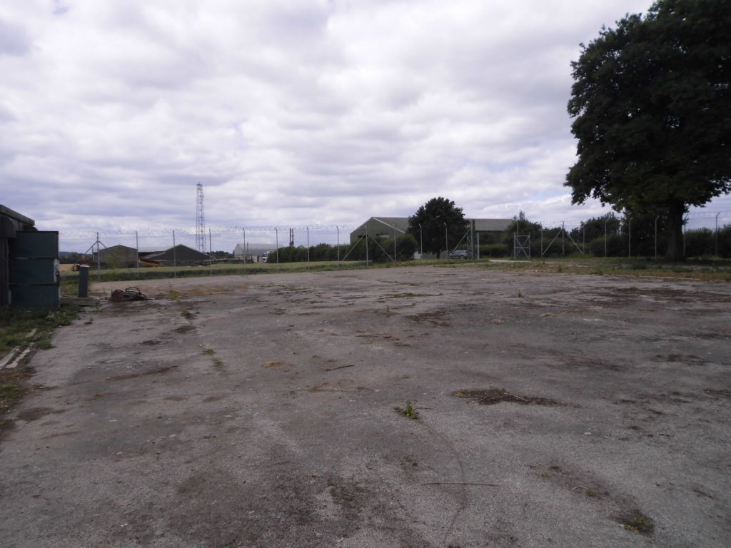 Industrial to let in The Secure Compound, Bampton Business Centre North