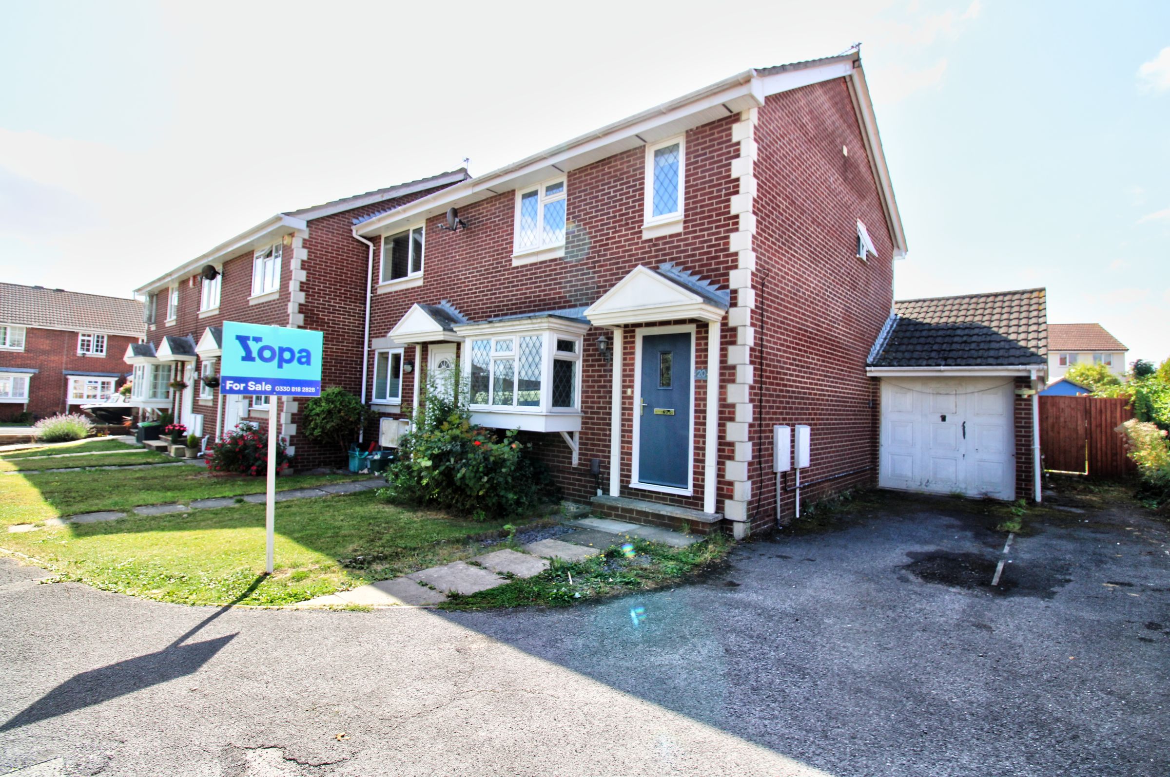 3 bed end terrace house for sale in Lime Kiln Gardens, Bradley Stoke
