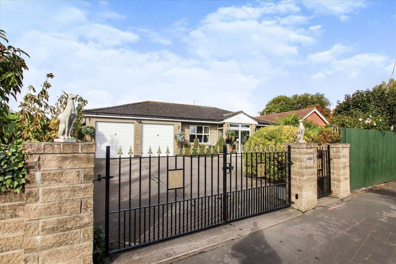 3 bed detached bungalow for sale in Hedges, Platts Lane, Bucknall LN10