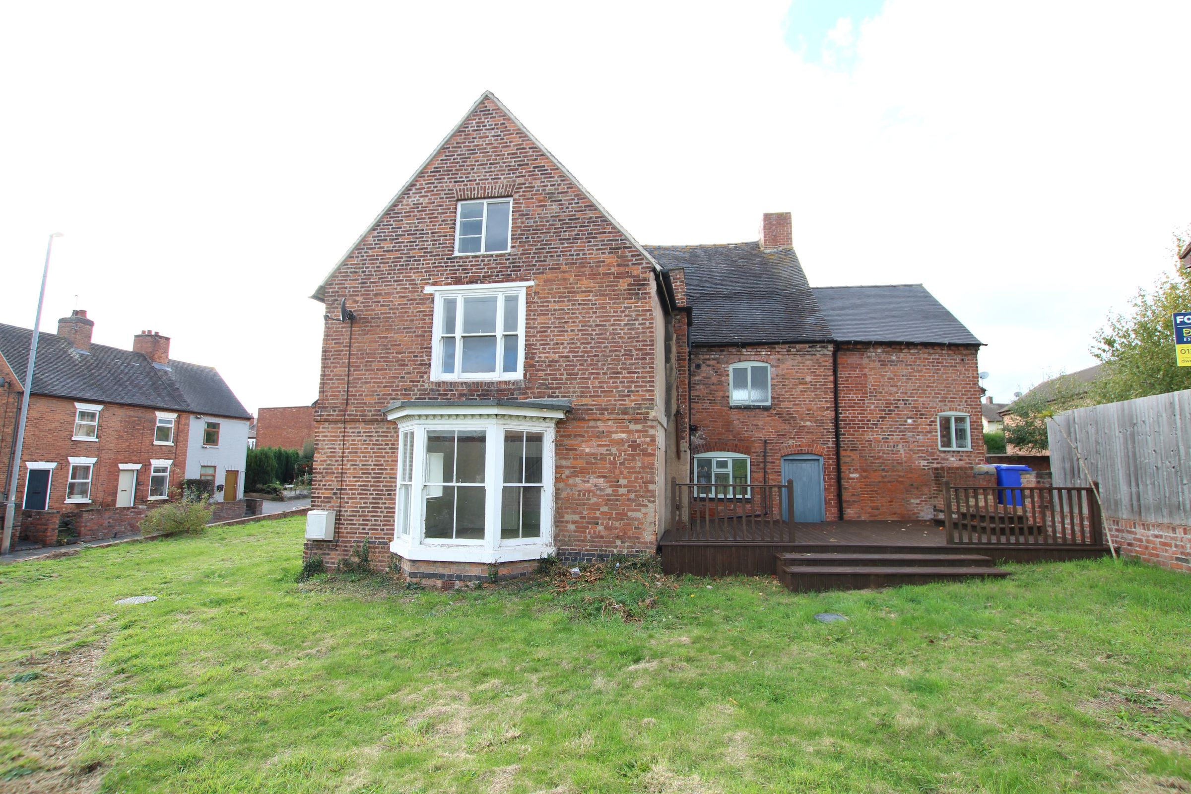 5 bed barn conversion for sale in Chestnut Drive, BurtonOnTrent DE13