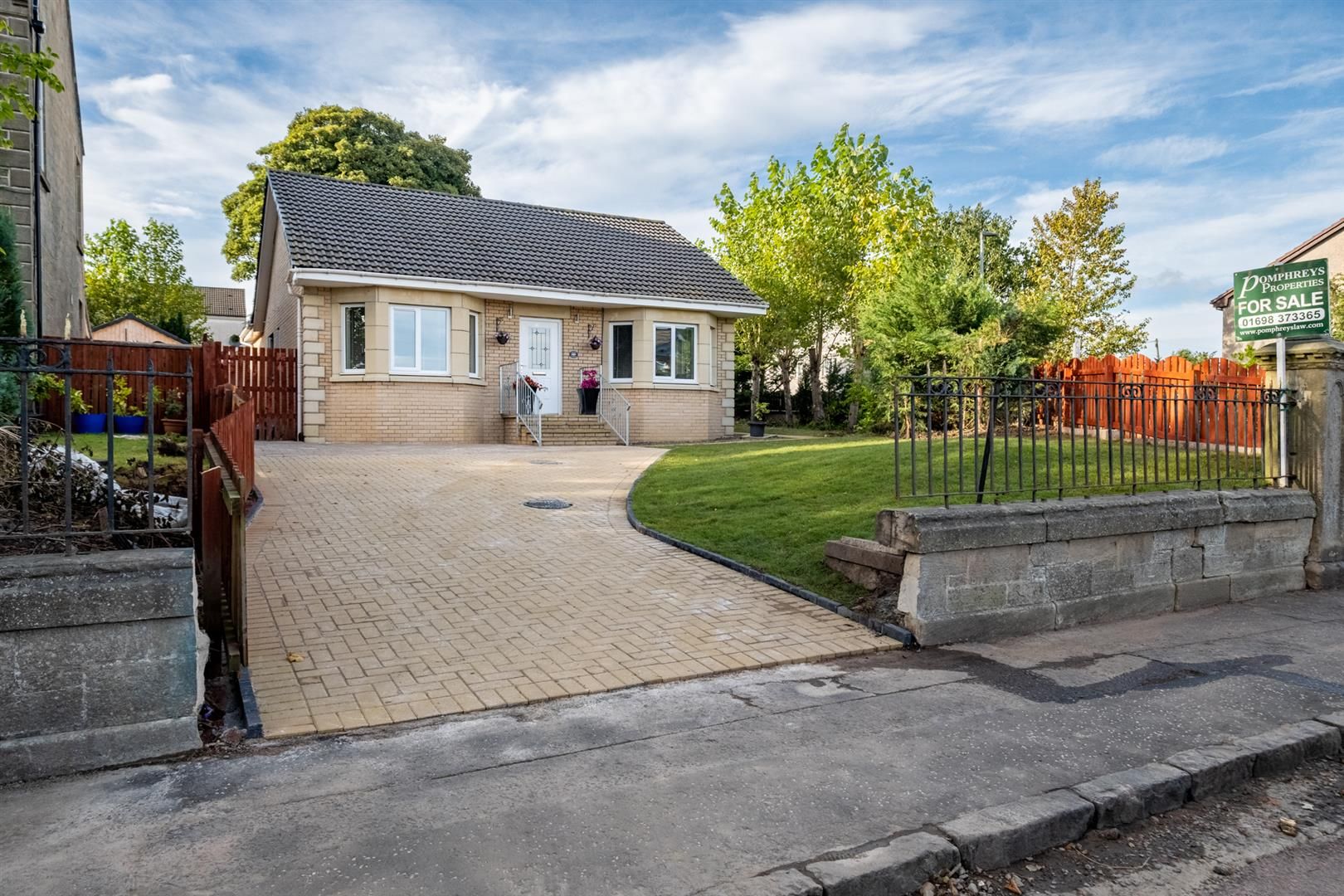3 bed detached bungalow for sale in Bonkle Road, Newmains, Wishaw ML2