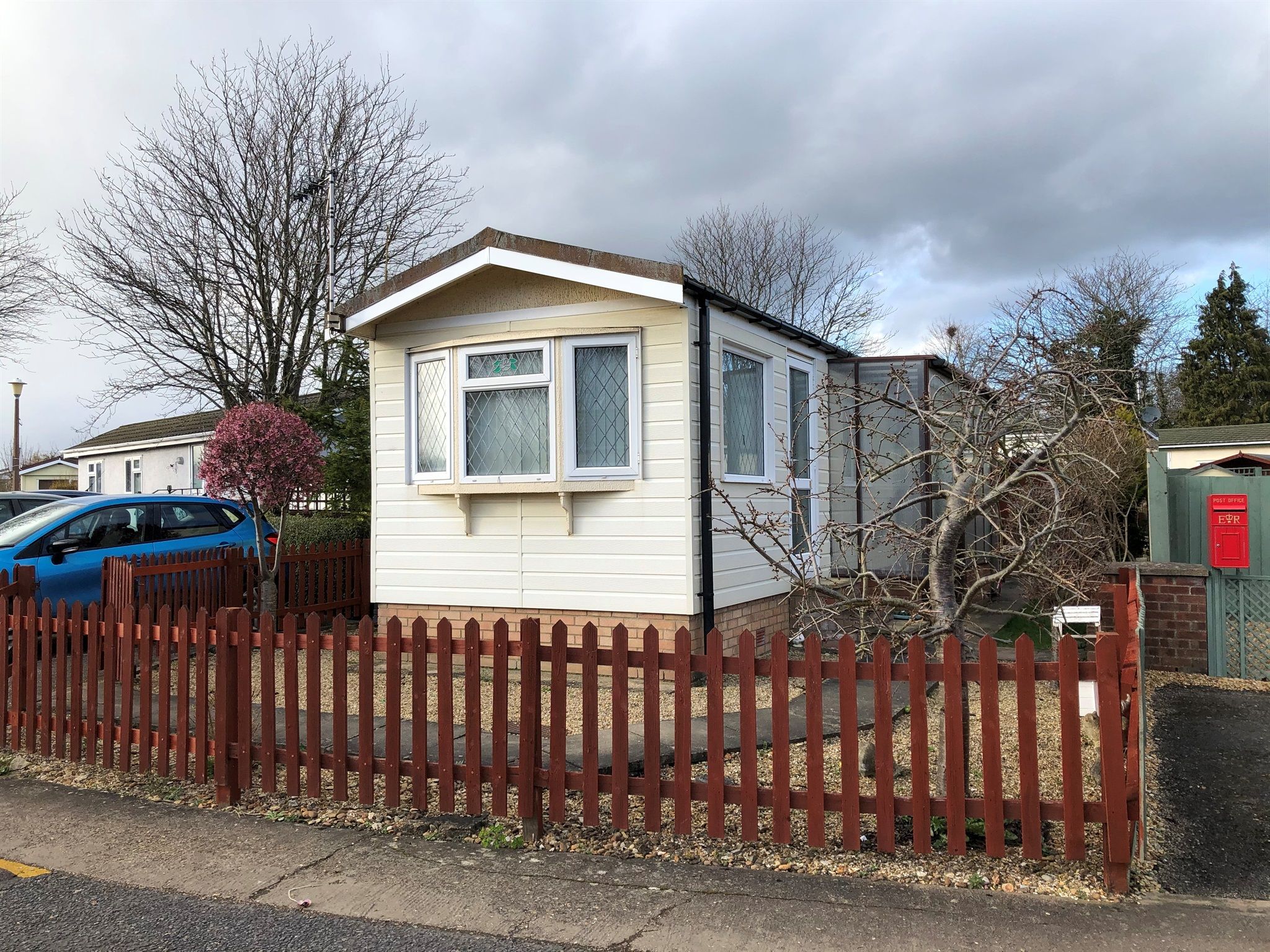 2 bed mobile/park home for sale in Dukesmead Mobile Home Park