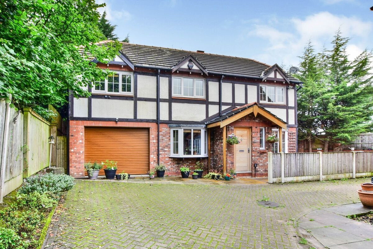 Mosswood Road, Wilmslow SK9
