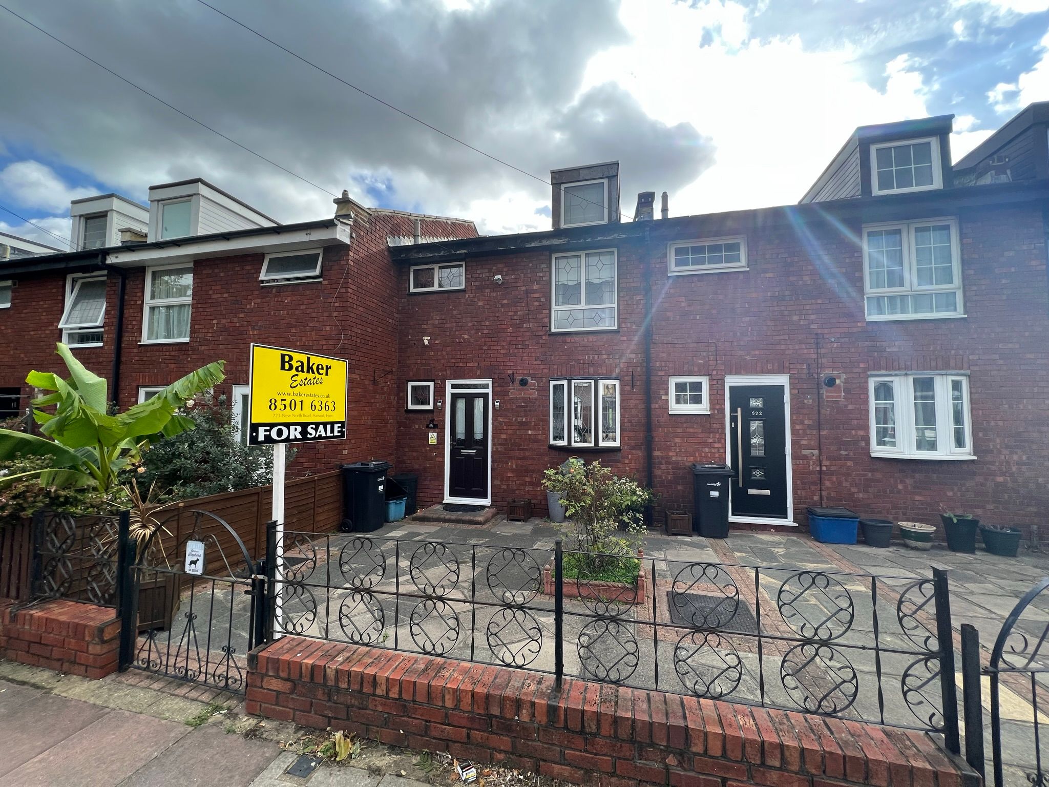 3 bed terraced house for sale in New North Road, Hainault IG6 Zoopla