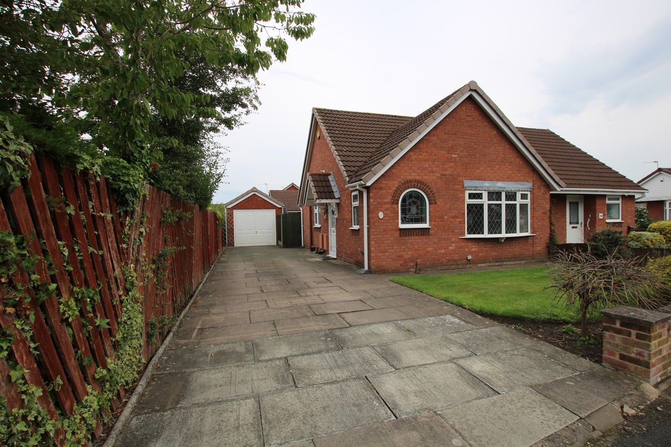 2 bed bungalow for sale in Glebeland, Culcheth, Warrington WA3 Zoopla
