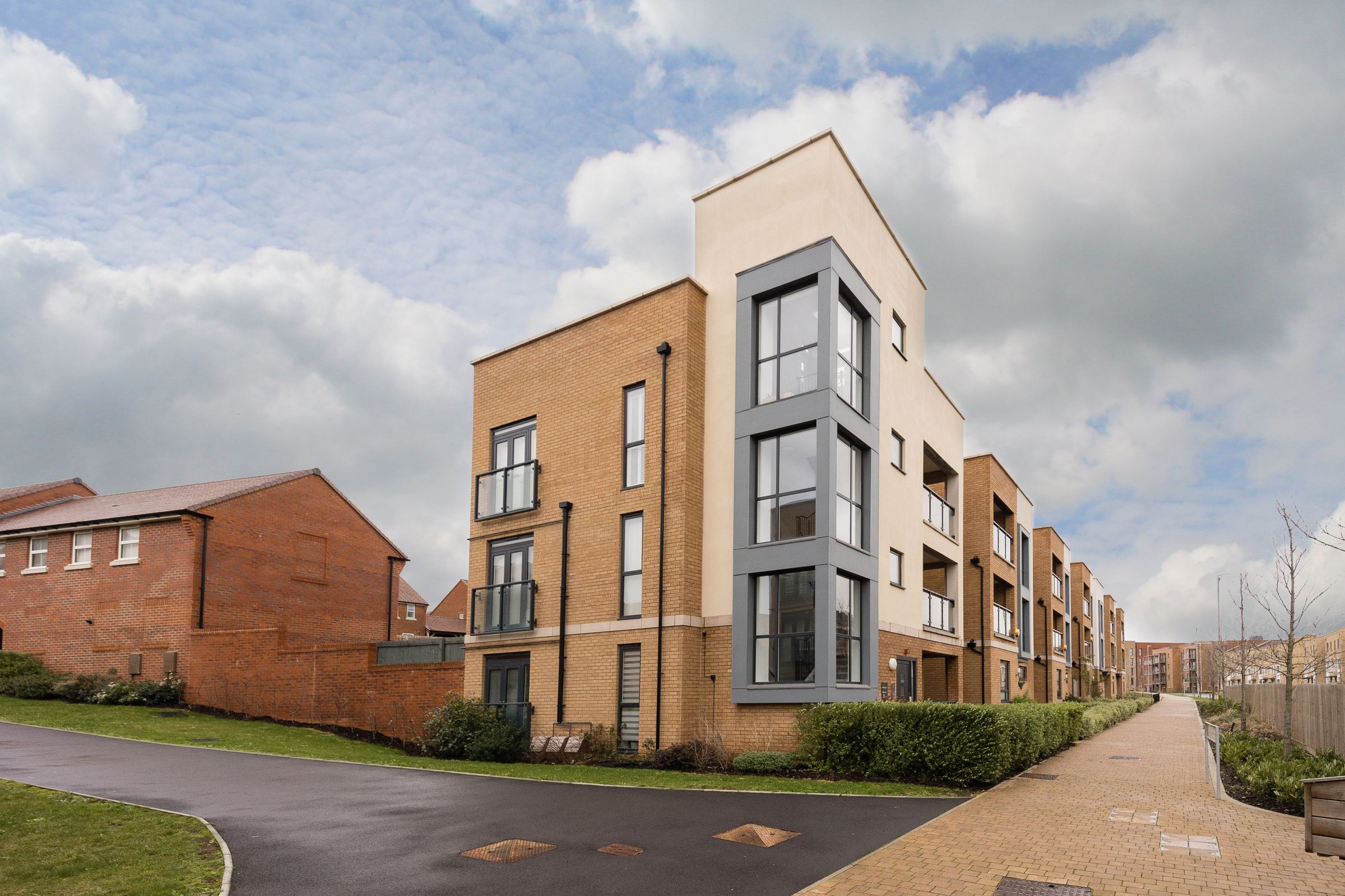 2 bed flat for sale in Embleton Lane, Castle Hill, Kent