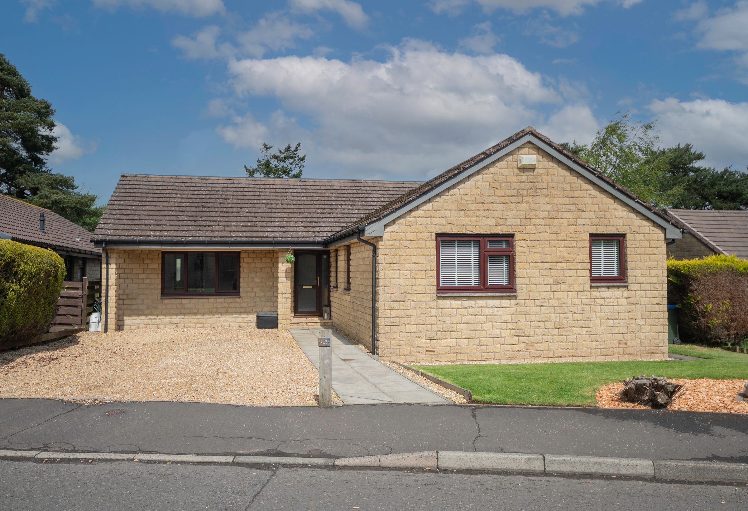4 bed detached bungalow for sale in Glenorchil View, Auchterarder PH3