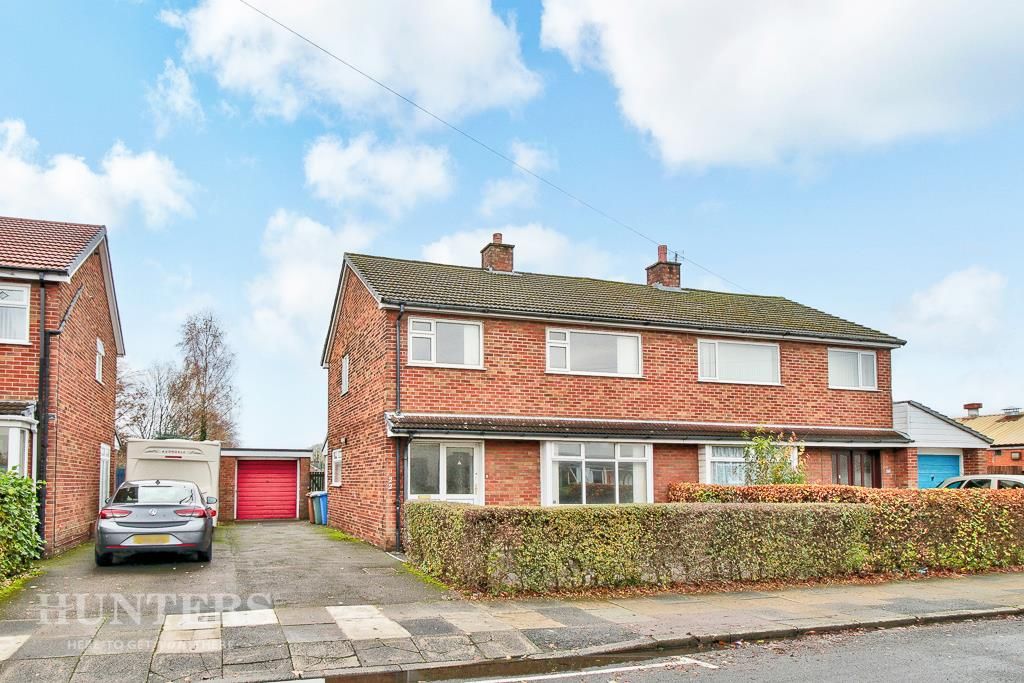 3 bed semidetached house for sale in Elm Street, Middleton, Manchester