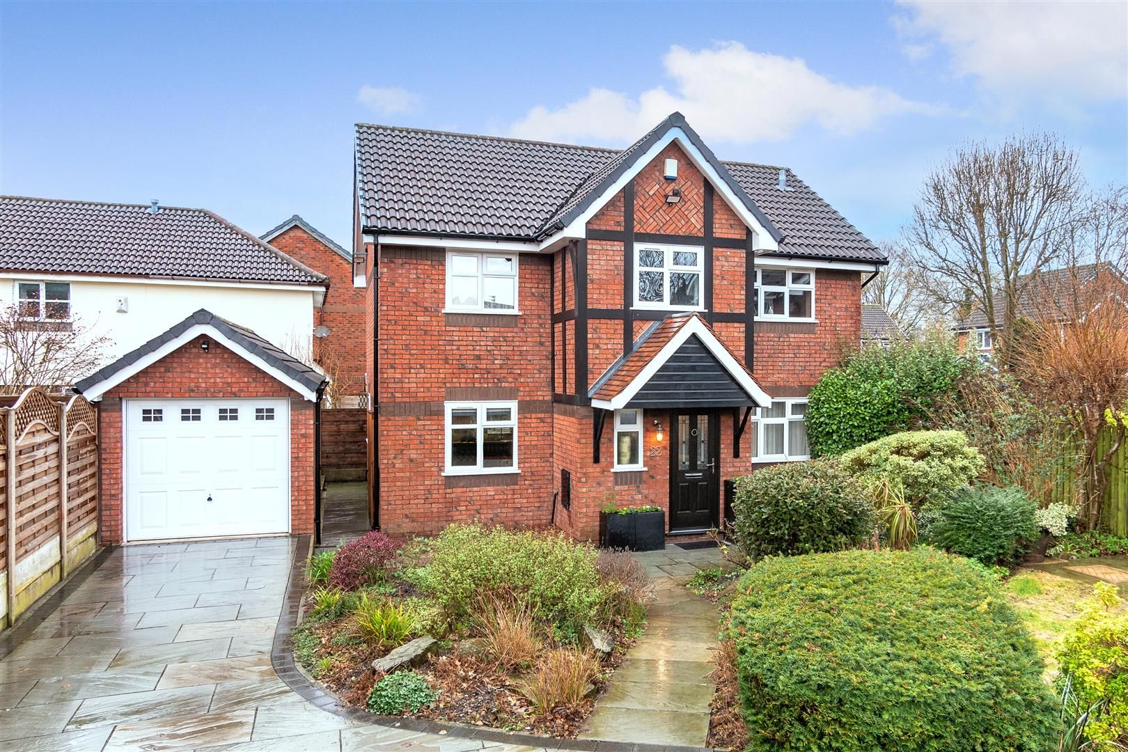 4 bed detached house for sale in Redesmere Close, Timperley, Altrincham