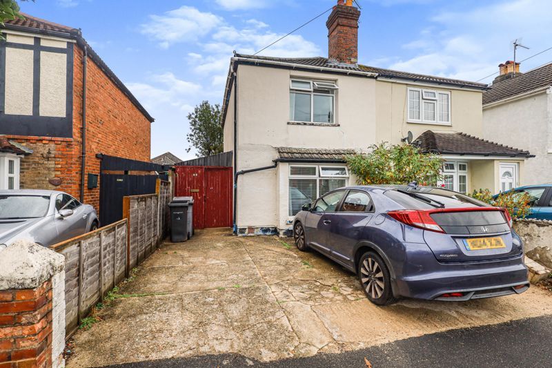 2 bed semidetached house to rent in Malmesbury Park Road, Bournemouth