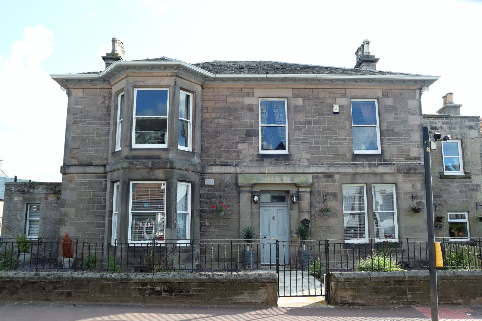 2 bed flat for sale in Main Street, Carnwath, Lanark, South Lanarkshire