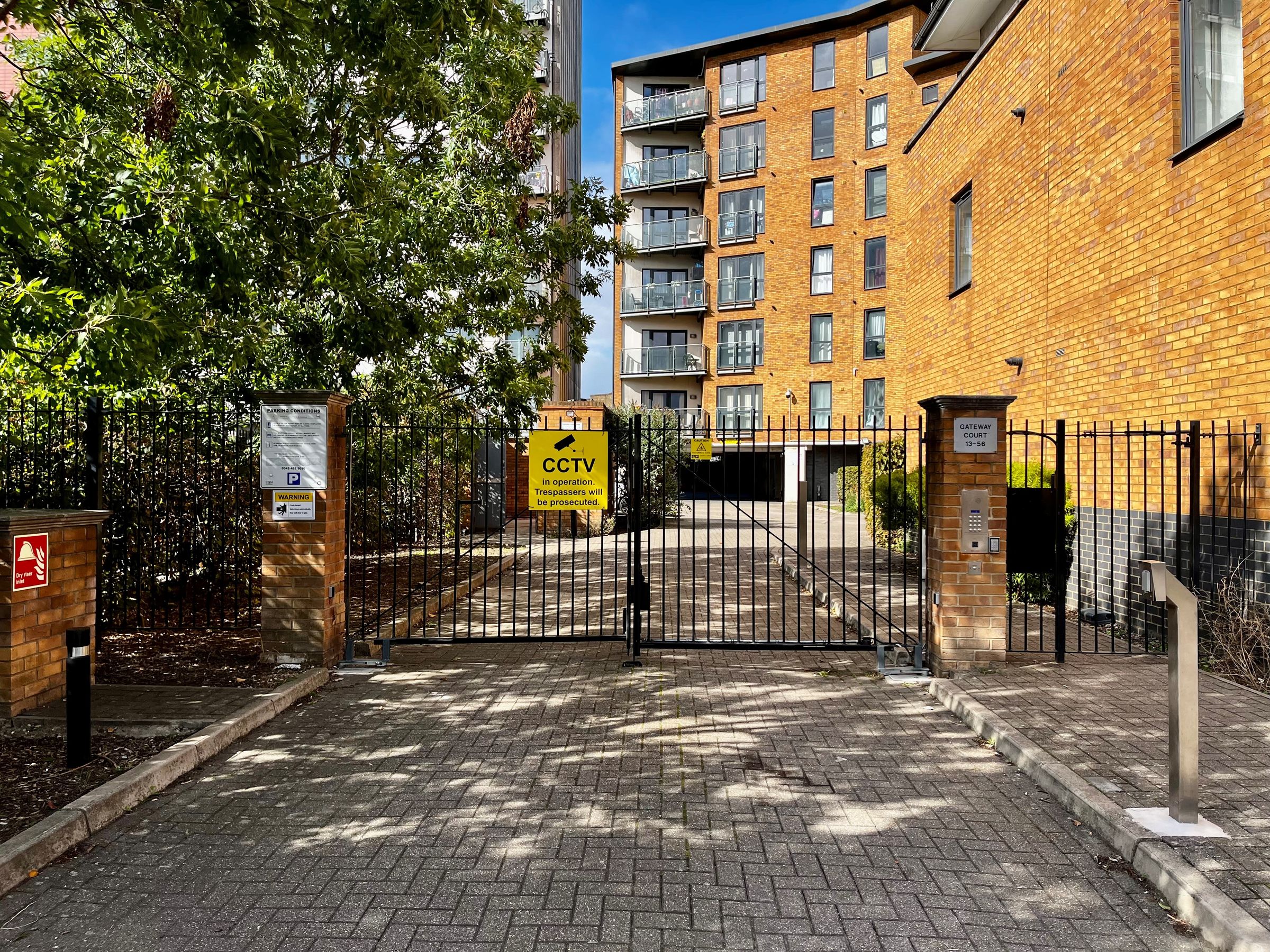 Property to rent in Parham Drive, Ilford IG2 Zoopla