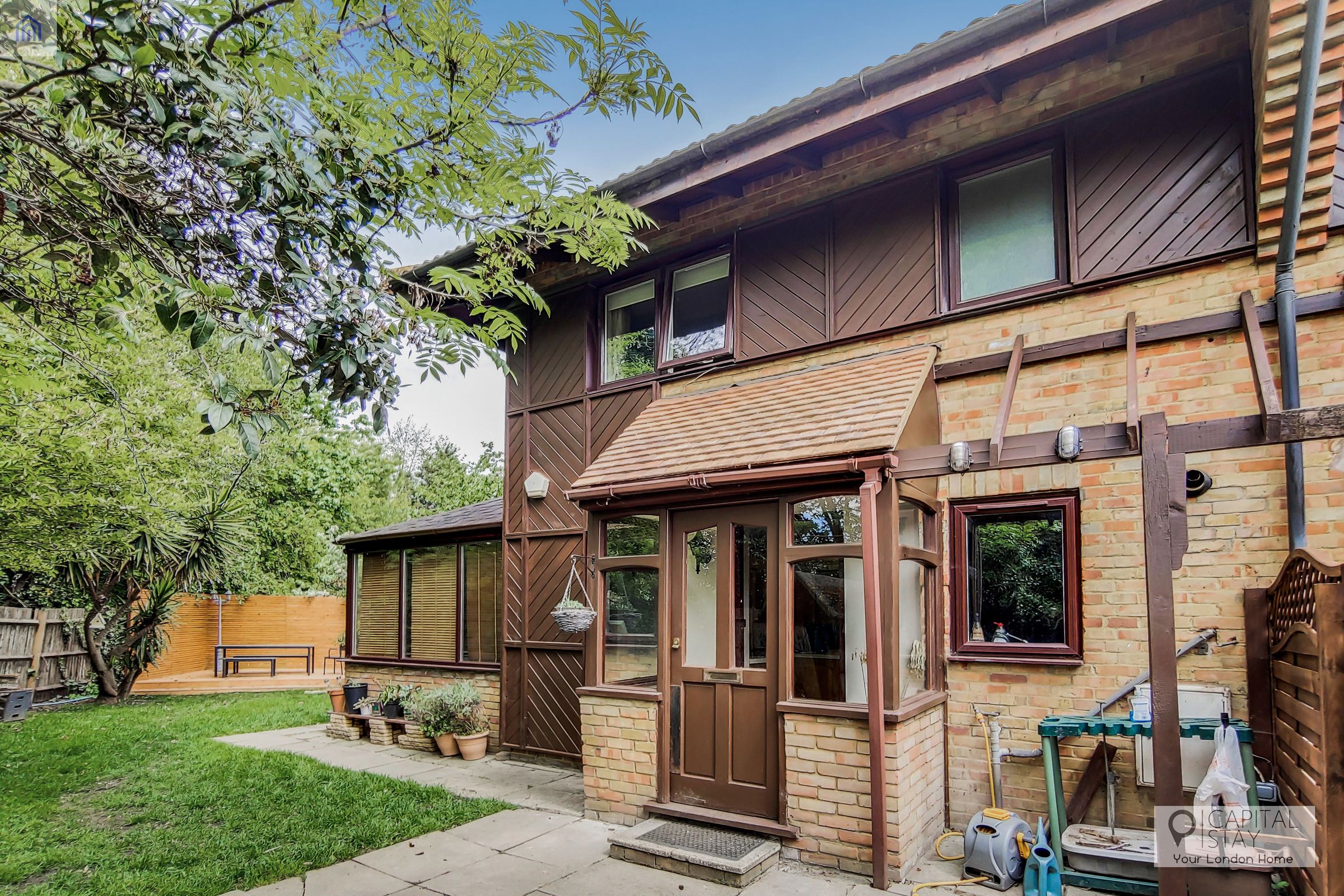 2 bed semidetached house for sale in Friars Mead, Canary Wharf