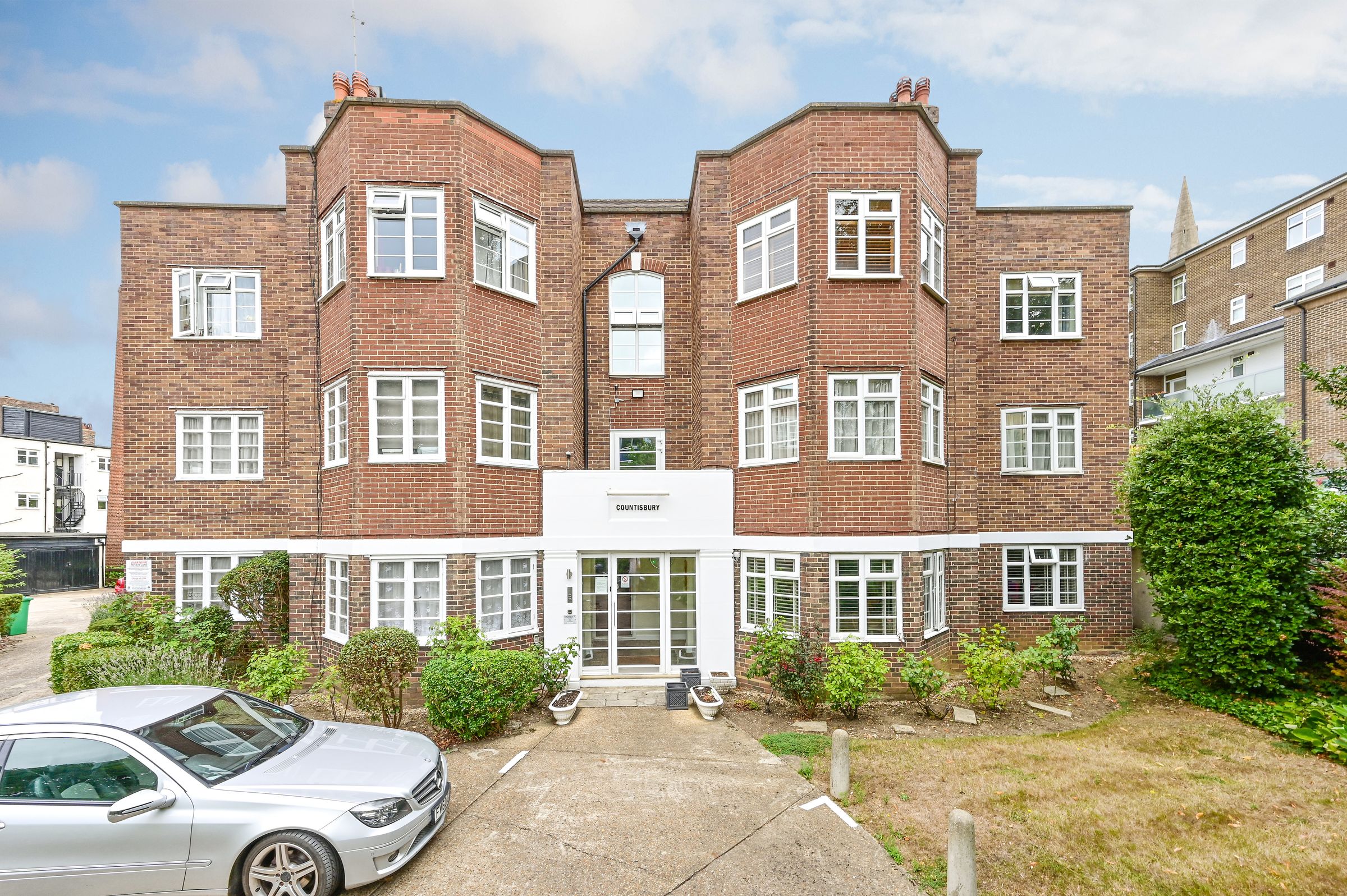 2 bed flat for sale in St Marks Hill, Surbiton, Surrey KT6 Zoopla