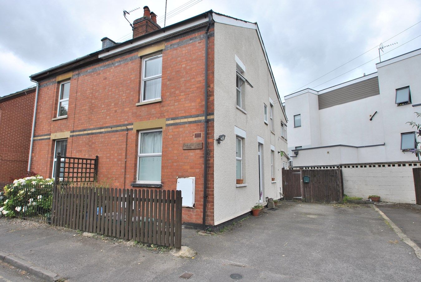 2 bed flat for sale in Naunton Parade, Leckhampton, Cheltenham GL53