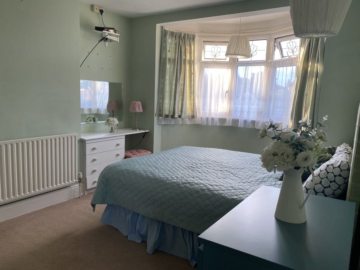 Room to rent in Kenbury Close, Ickenham, Uxbridge UB10 Zoopla