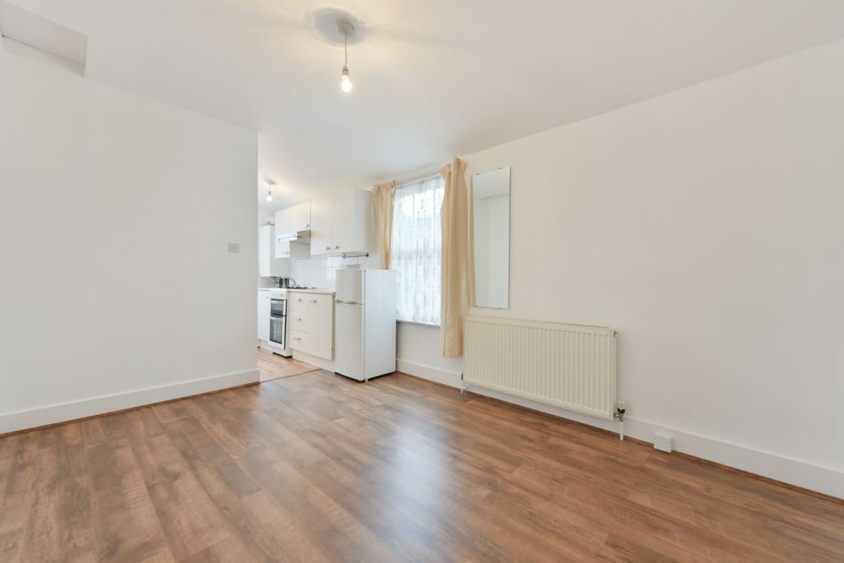 Studio to rent in Blurton Road, London E5 Zoopla