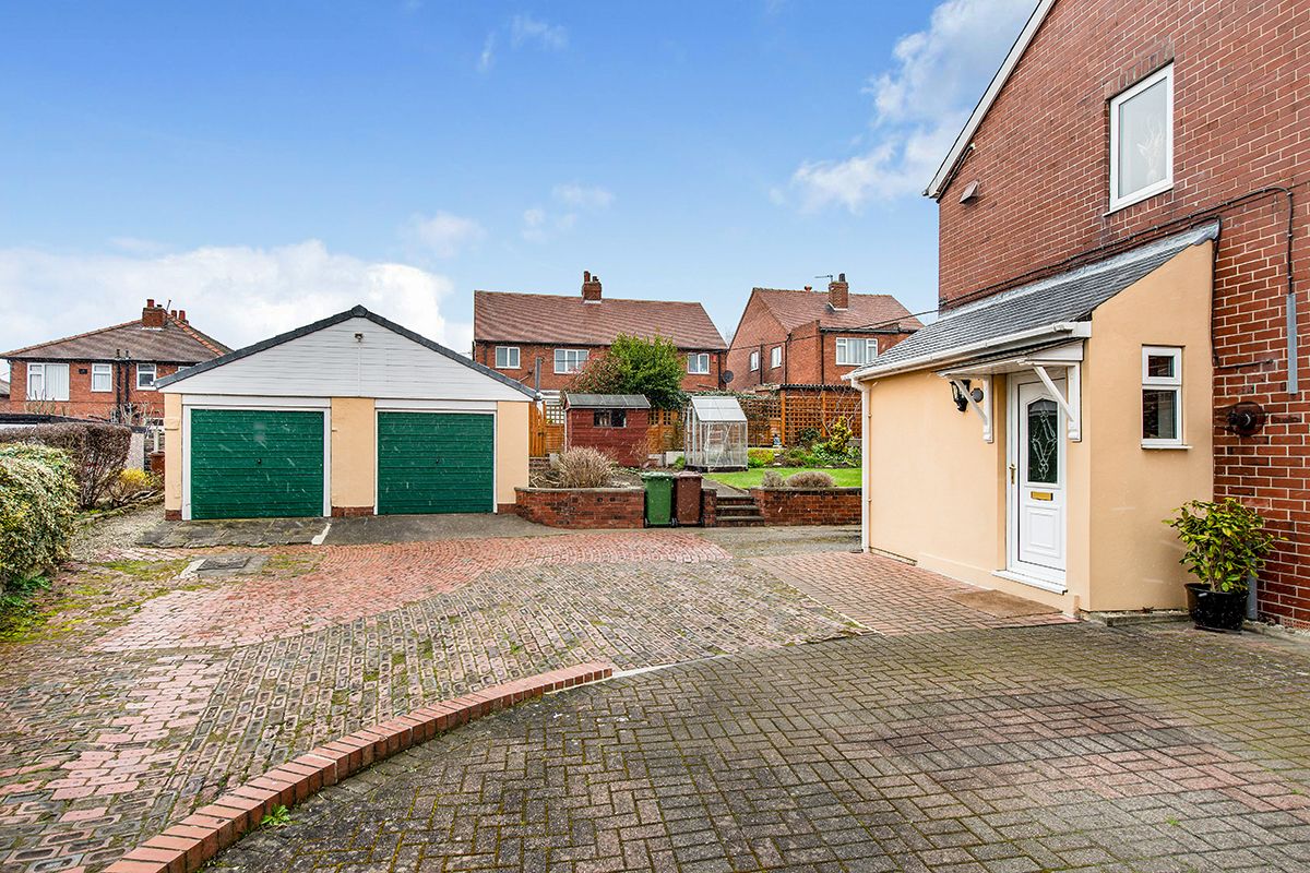 3 bed semidetached house for sale in Rock Hill, Castleford, West