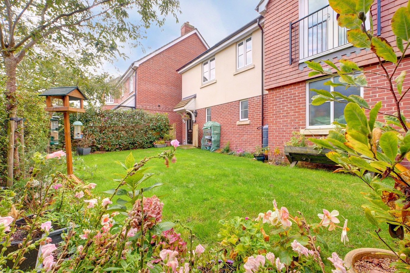 2 bed property for sale in Douglass Walk, Hailsham BN27 Zoopla