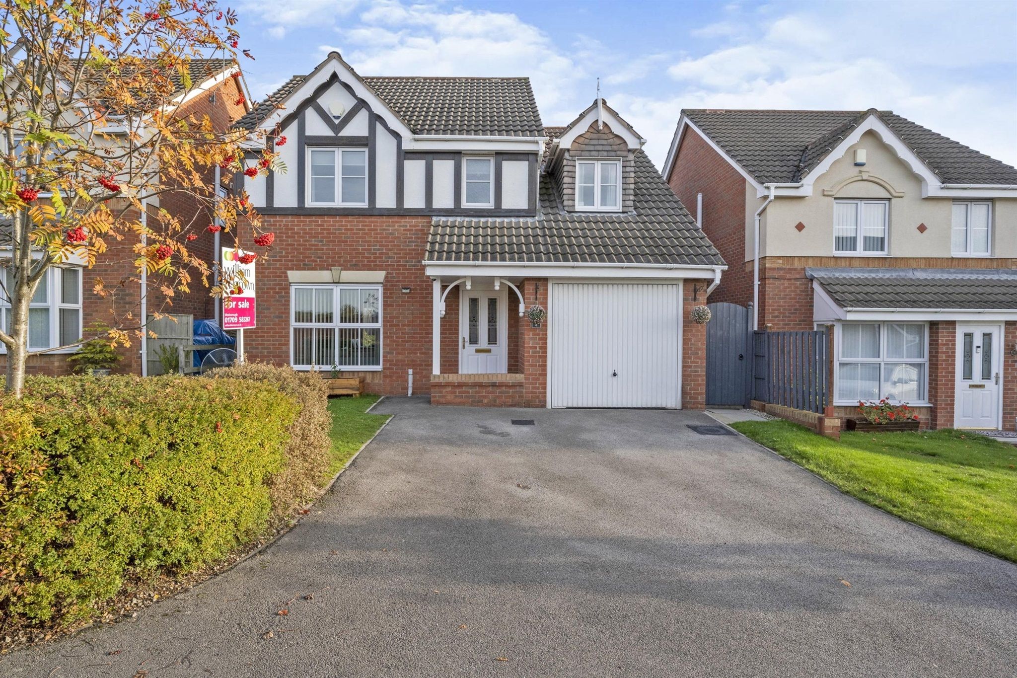 4 bed detached house for sale in Lakeside Court, Brampton Bierlow