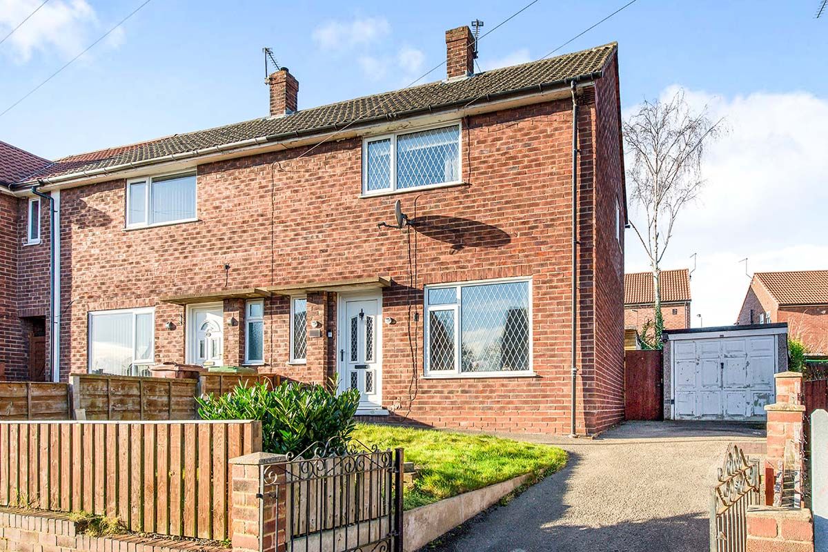 2 bed end terrace house for sale in Ambleside Road, Ferry Fryston