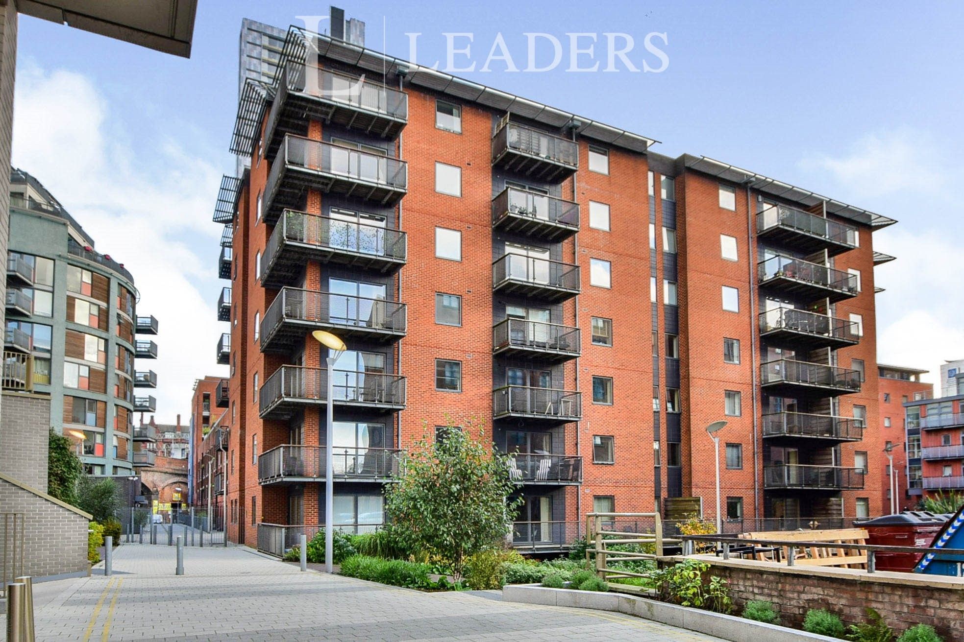 2 bed flat to rent in The Foundry, Lower Chatham Street, Manchester M1