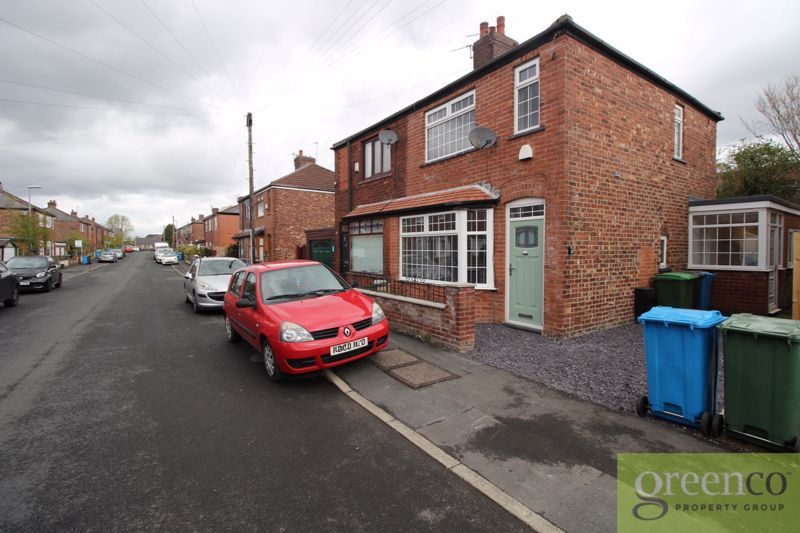 2 bed semidetached house to rent in Farm Street, Failsworth