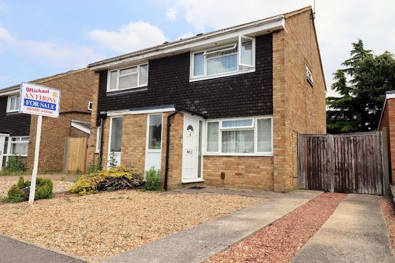2 bed semidetached house for sale in Hunter Drive, Bletchley, Milton