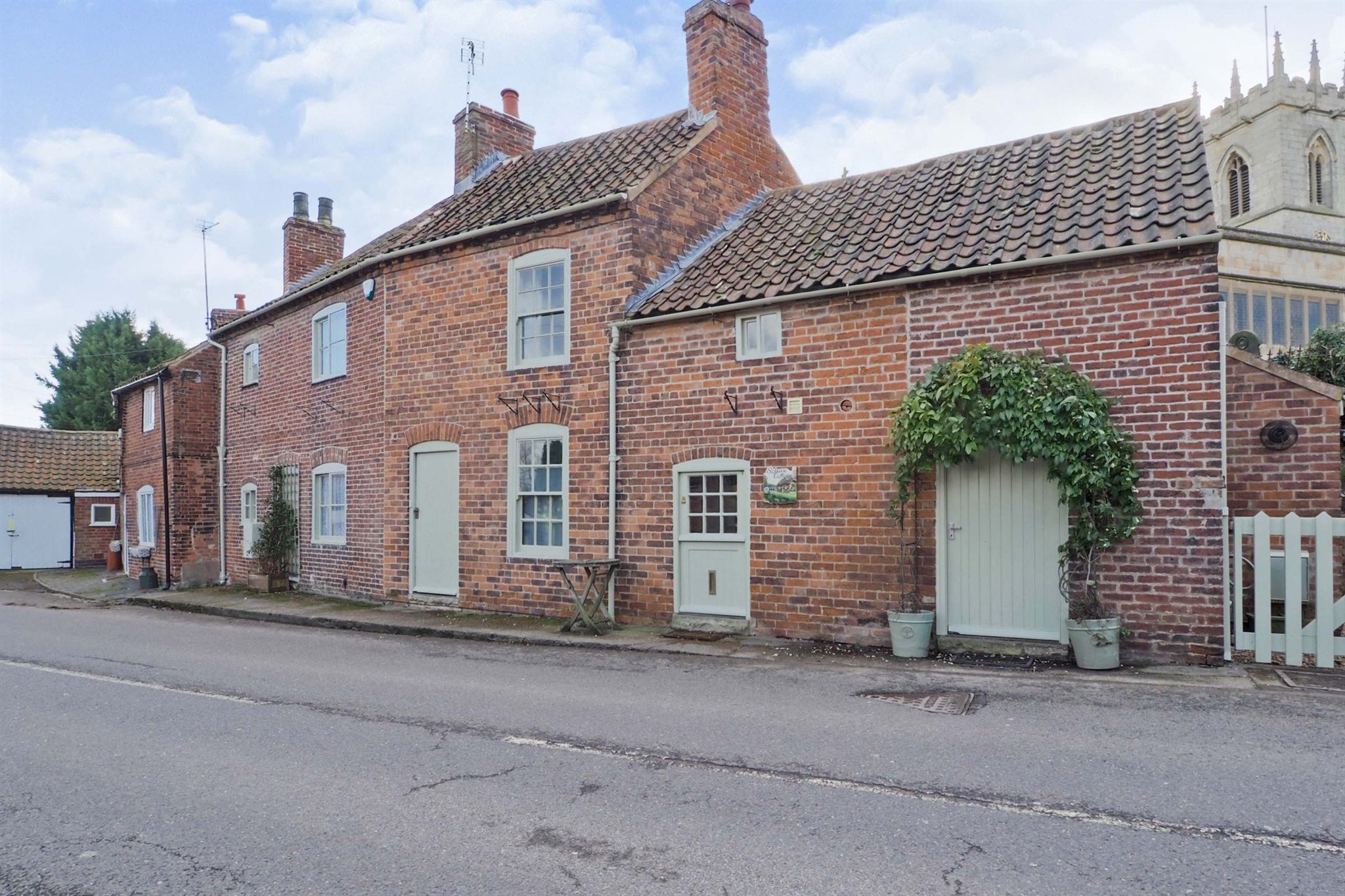 4 bed property to rent in All Hallows Street, Retford DN22 Zoopla