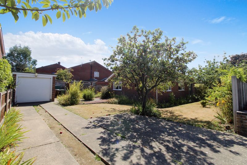 3 bed detached bungalow for sale in Broom Gardens, Belton, Great