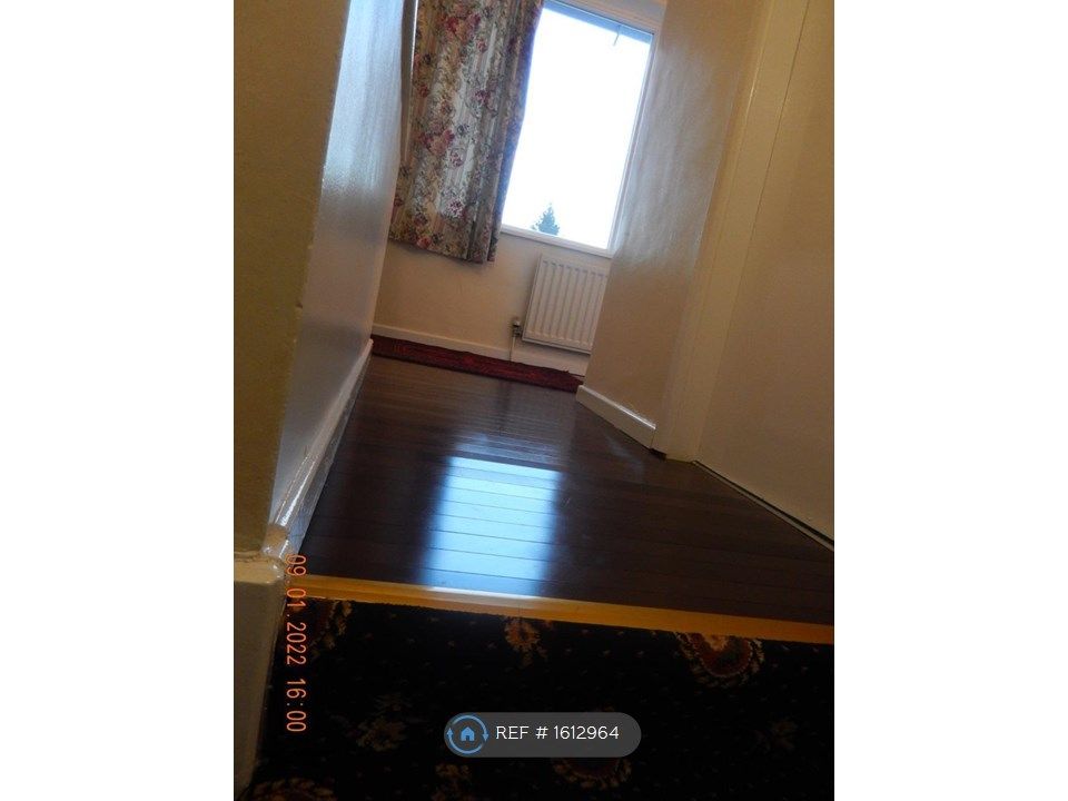 2 bed flat to rent in Royal Oak Road, Halesowen B62 Zoopla