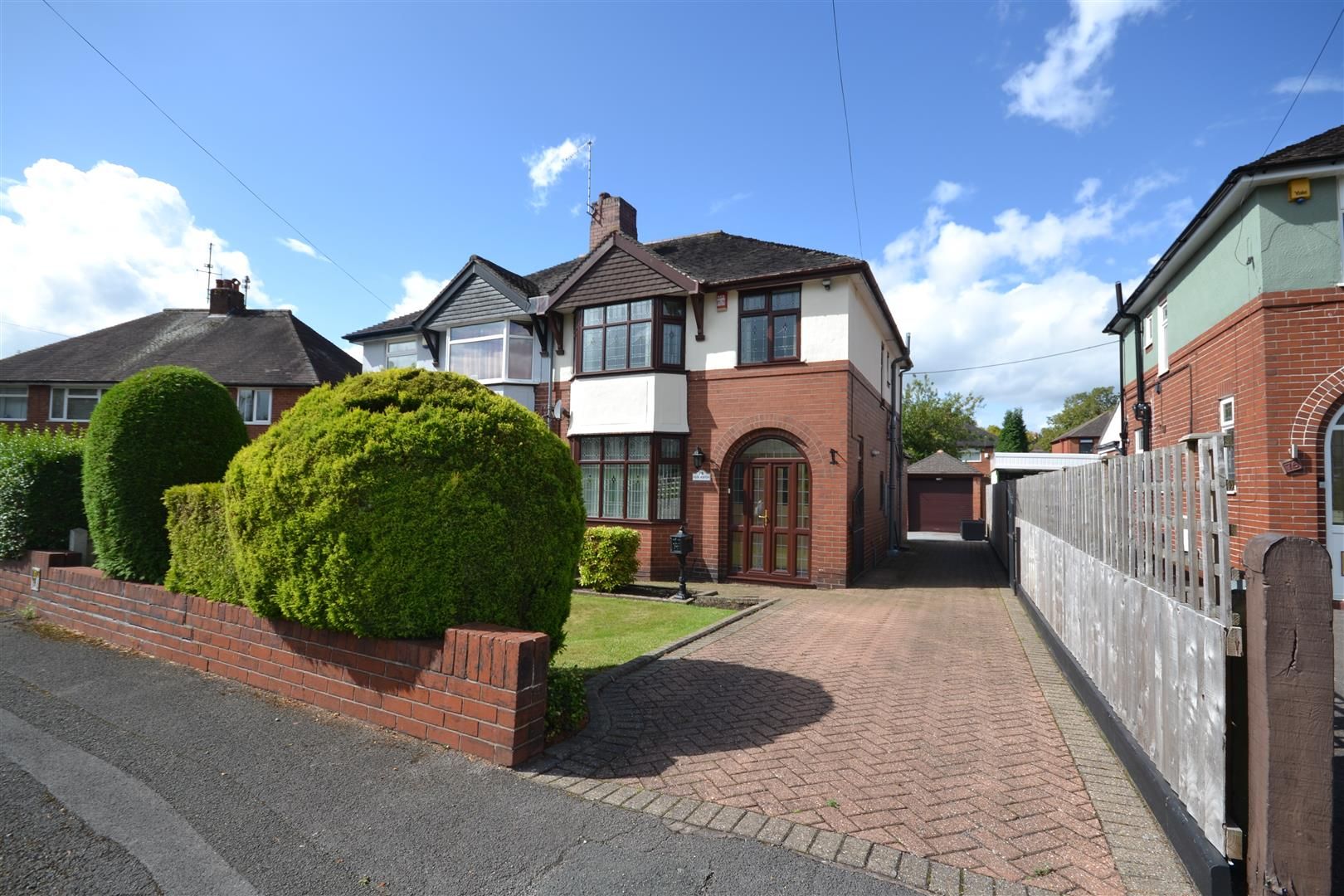 3 bed property for sale in Heath Avenue, May Bank, NewcastleUnderLyme