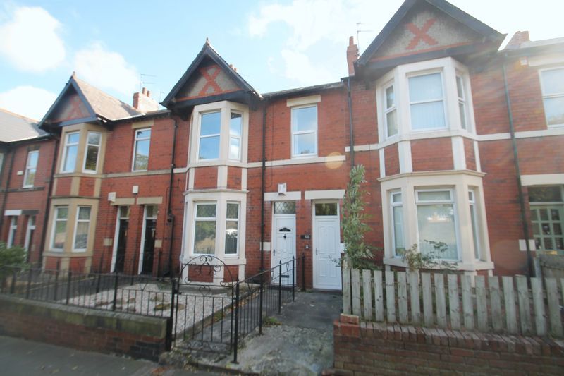 3 bed flat for sale in Salters Road, Gosforth, Newcastle Upon Tyne NE3