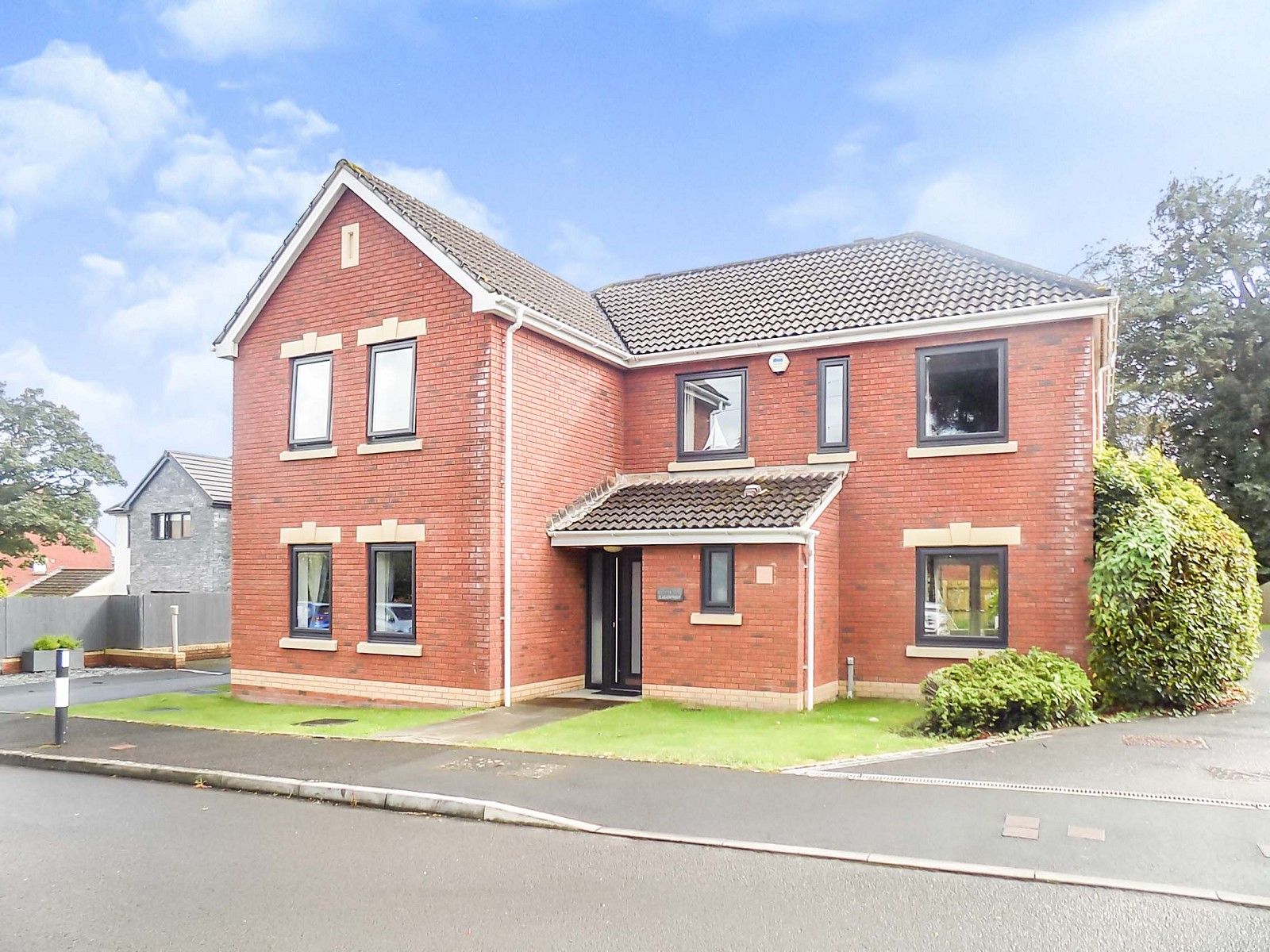 4 bed detached house for sale in Wild Field, Broadlands, Bridgend County. CF31 Zoopla