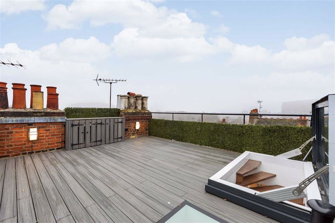 Pilgrims Lane, London NW3  