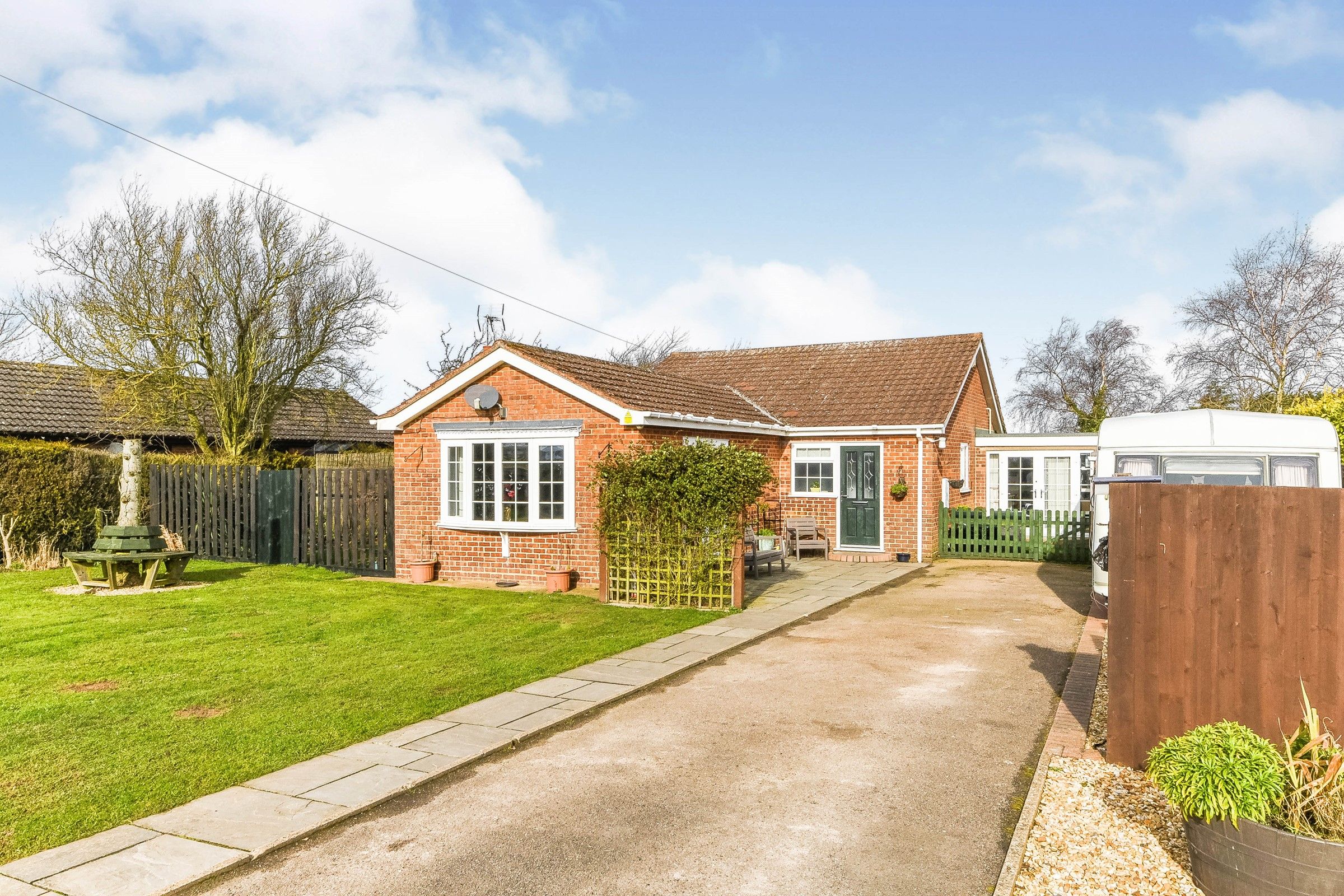 3 bed bungalow for sale in Gedney Drove End, Spalding, Lincolnshire