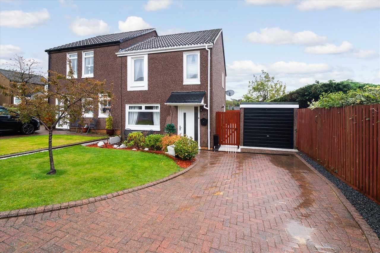 3 bed semidetached house for sale in Haven Park, Gardenhall, East