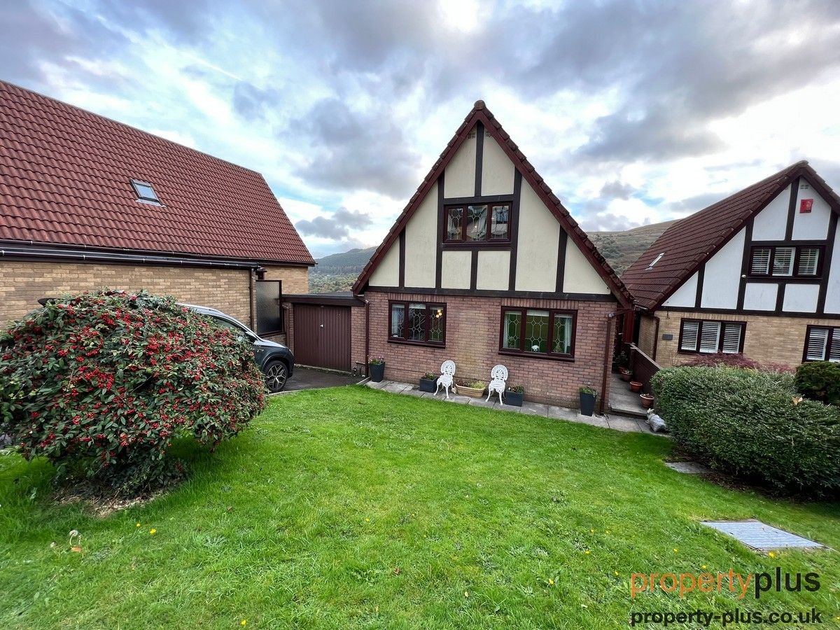 4 bed detached house for sale in Llwyncelyn Park Llwyncelyn , Porth