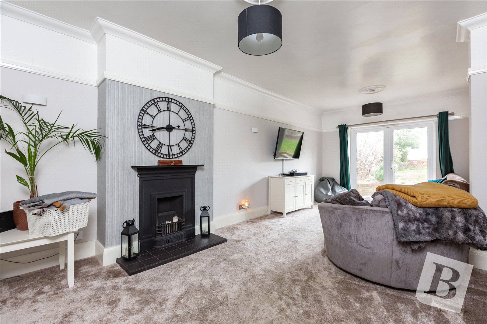 3 bed end terrace house for sale in Avenue, Hornchurch RM11