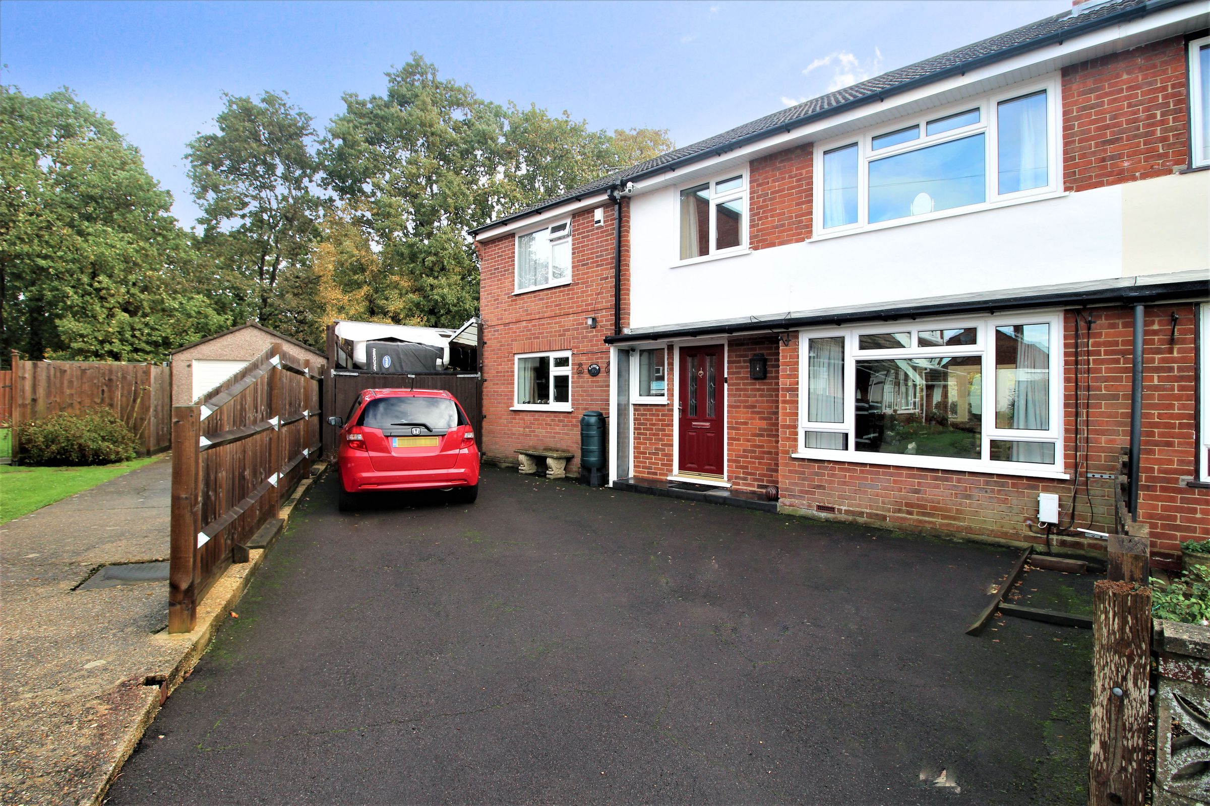 4 bed semidetached house for sale in Kelvin Grove, Netley Abbey